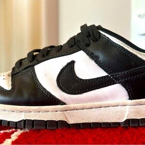 Nike panda dunks